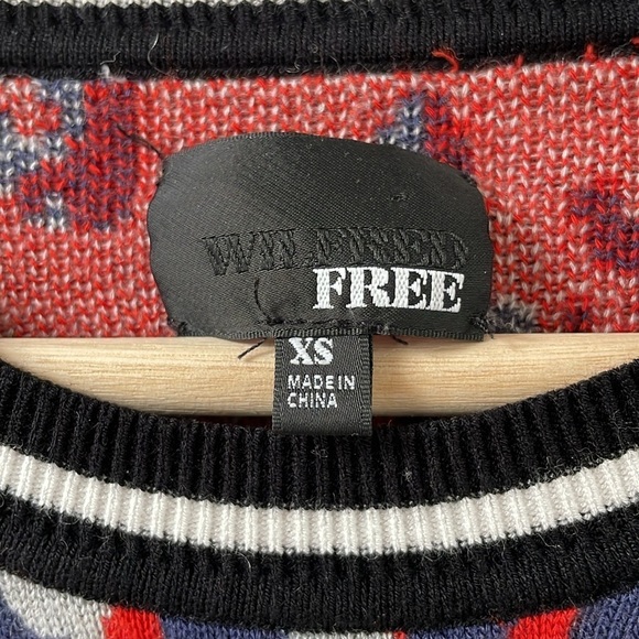 Aritzia Wilfred Free Leopard Print Sweater Size blue red black cashmere blend XS - Picture 4 of 10